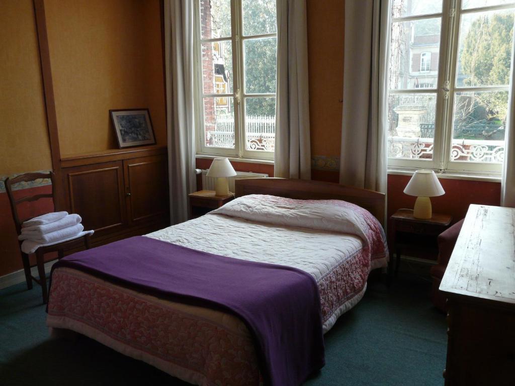 Hotel Henri IV Saint-Valery-en-Caux Habitación foto